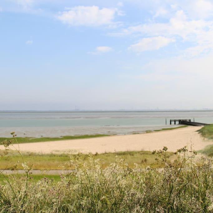 Mies Rust En Stilte Aan Het *
